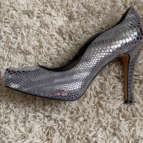 Silver White House Black market Heels. - Picture 3 of 4